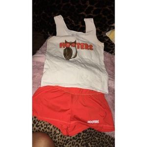 Hooters uniform